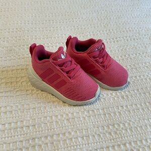 Adidas Swift Run Girl’s Shoes Size 4 Pink